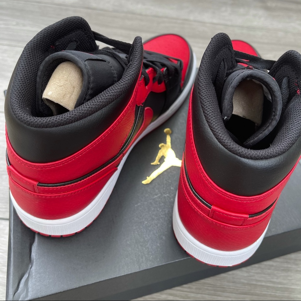 Air Jordan 1 Mid “Banned” Classic Red/Black Men’s - Picture 7 of 9